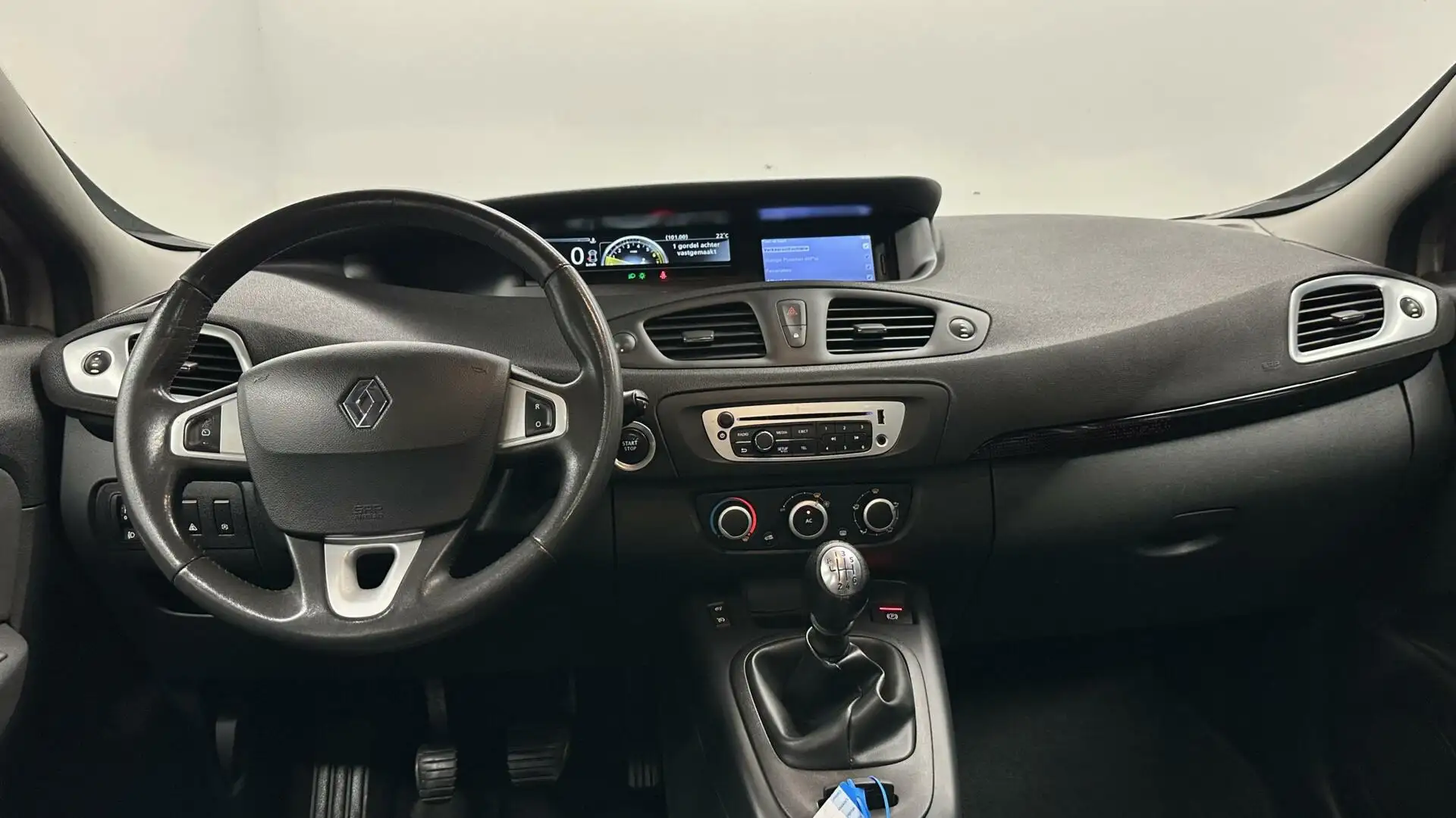 Renault Scenic 1.2 TCe Privilege NAVIGATIE CRUISE LM PANO. Brun - 2