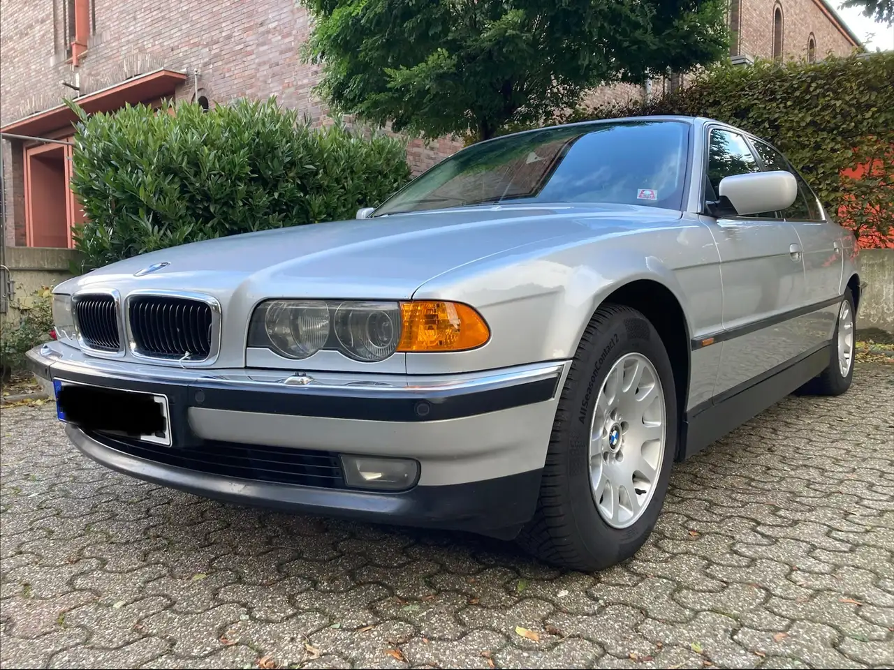 BMW 730