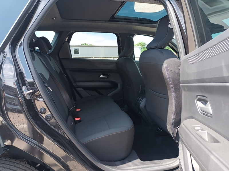 Dacia Bigster 1.8 E-TECH Full Hybrid 155 Extreme*CARPLAY+PDC** — photo 11