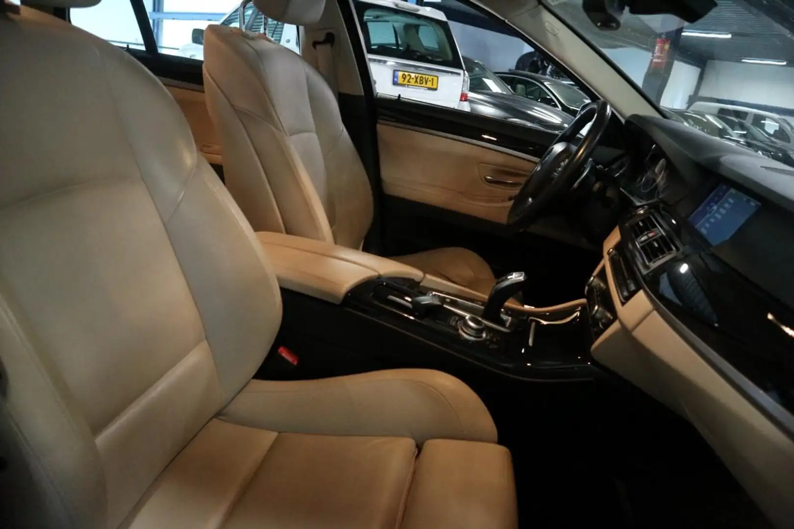 BMW 520 5-serie Touring 520i High Executive / 2e EIG / NAP Groen - 2