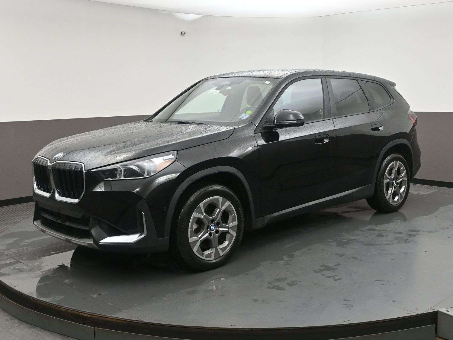 2025 BMW X1 xDrive Premium Drivers Assist Only 21k!! Apple Car — снимка 1