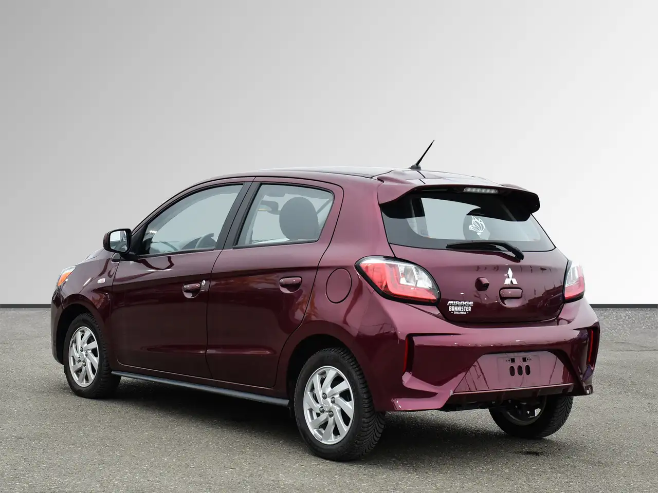 Mitsubishi Mirage снимка Mitsubishi Mirage