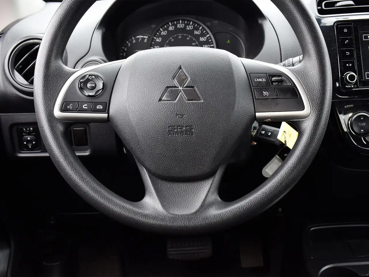 Mitsubishi Mirage снимка Mitsubishi Mirage
