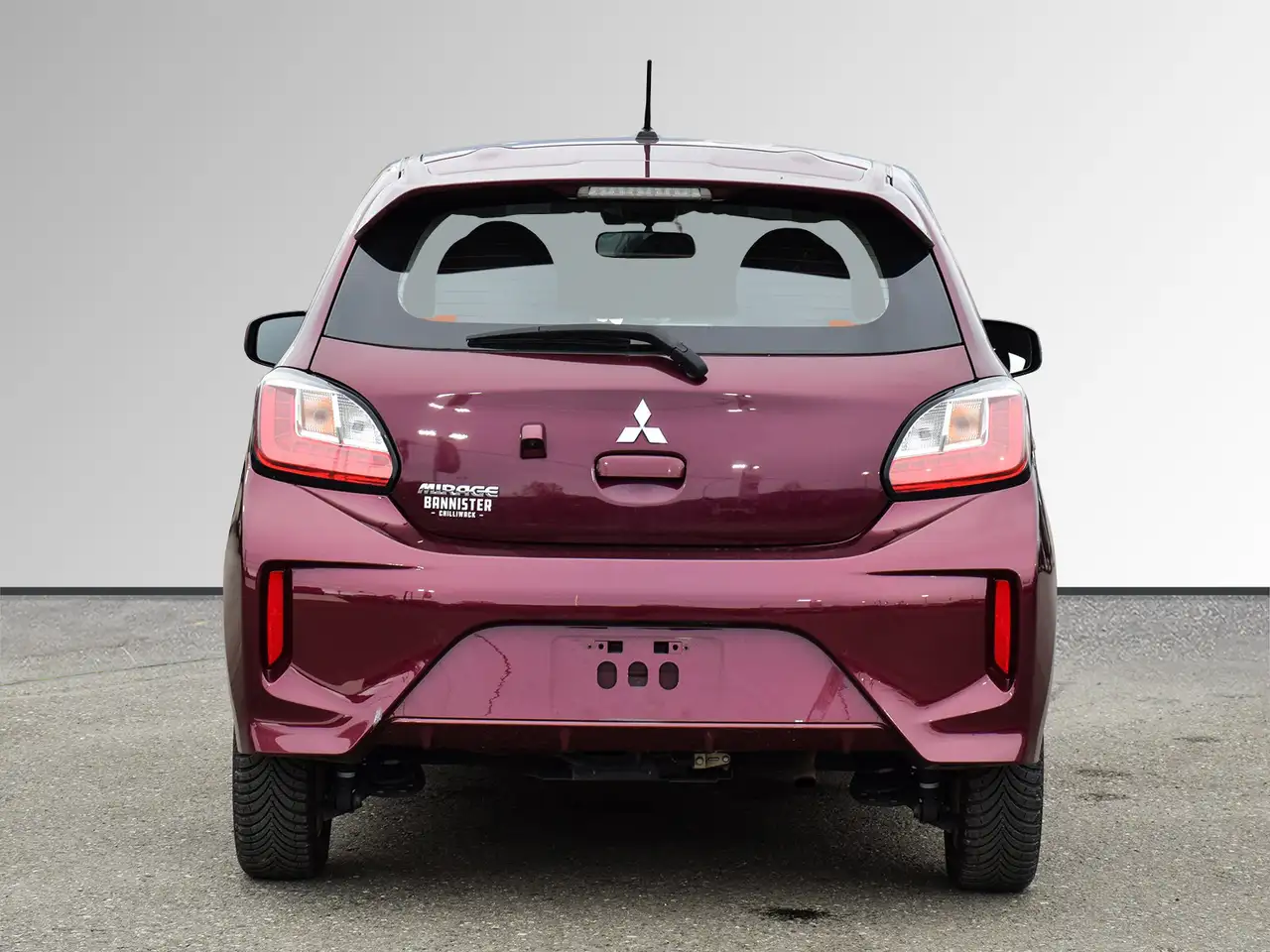 Mitsubishi Mirage снимка Mitsubishi Mirage