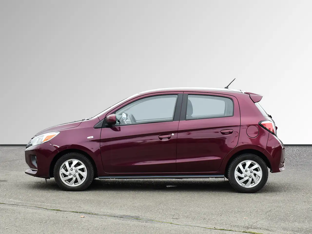Mitsubishi Mirage снимка Mitsubishi Mirage