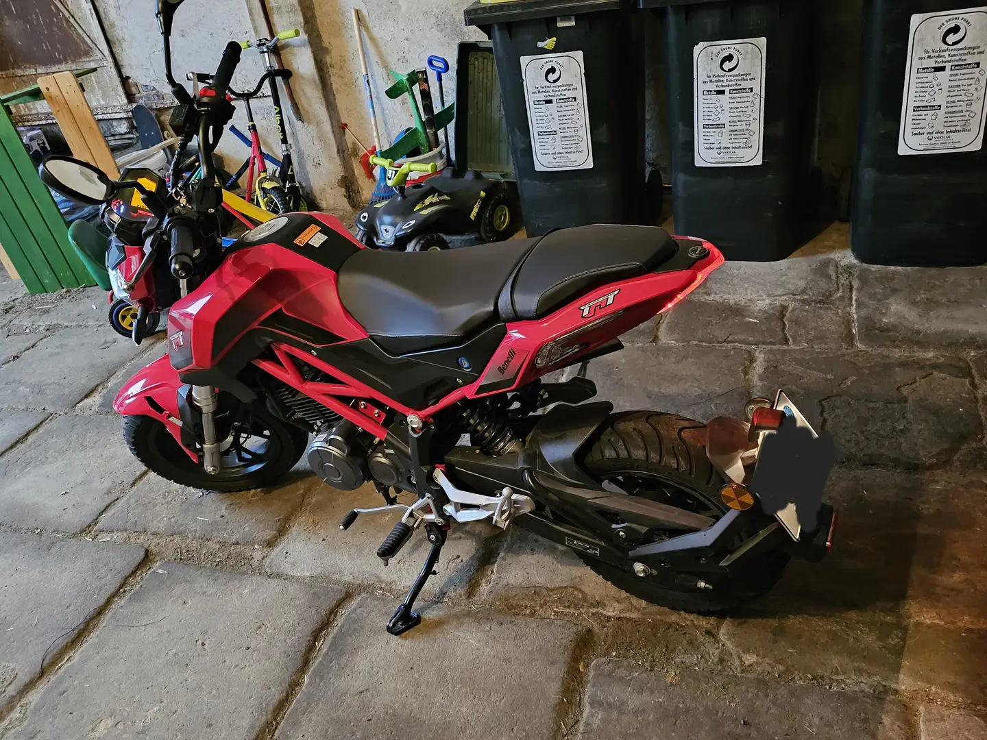 Benelli TNT 125 Rojo - 1