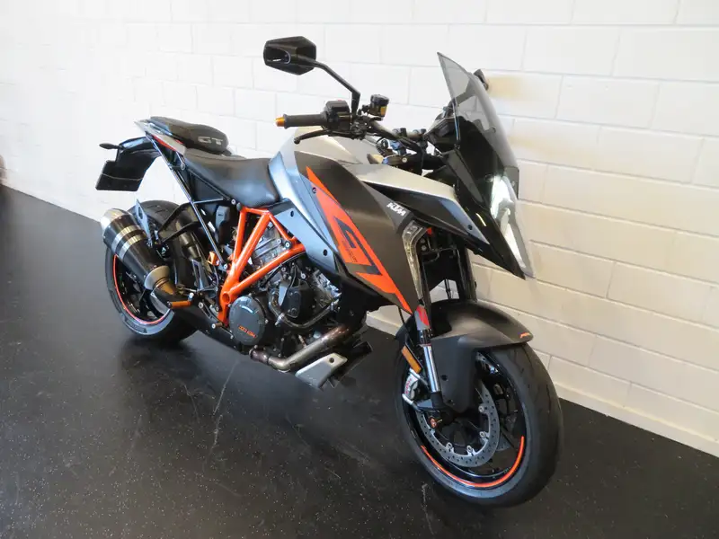 KTM 1290 Super Duke GT - foto 2