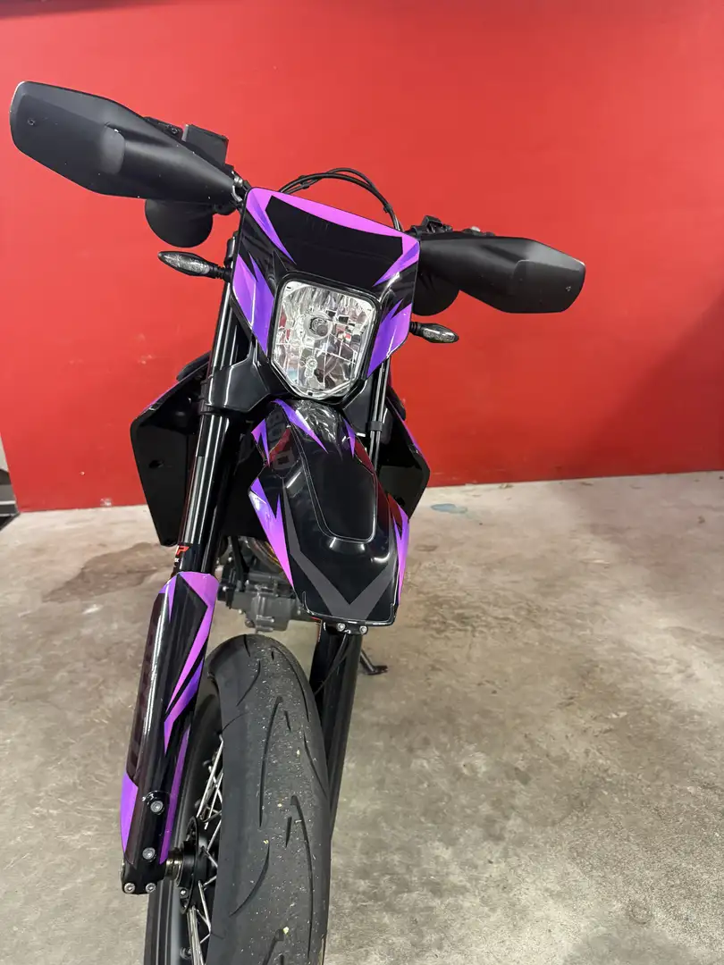 Husqvarna 701 Supermoto Noir - 1