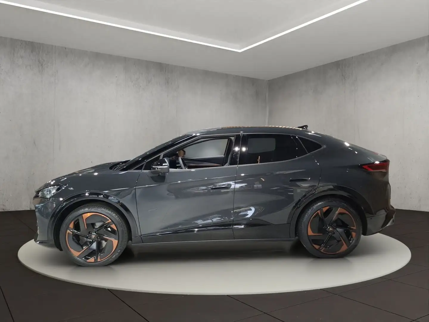 CUPRA Tavascan Endurance (inklusive verlängerter Herst Gris - 2