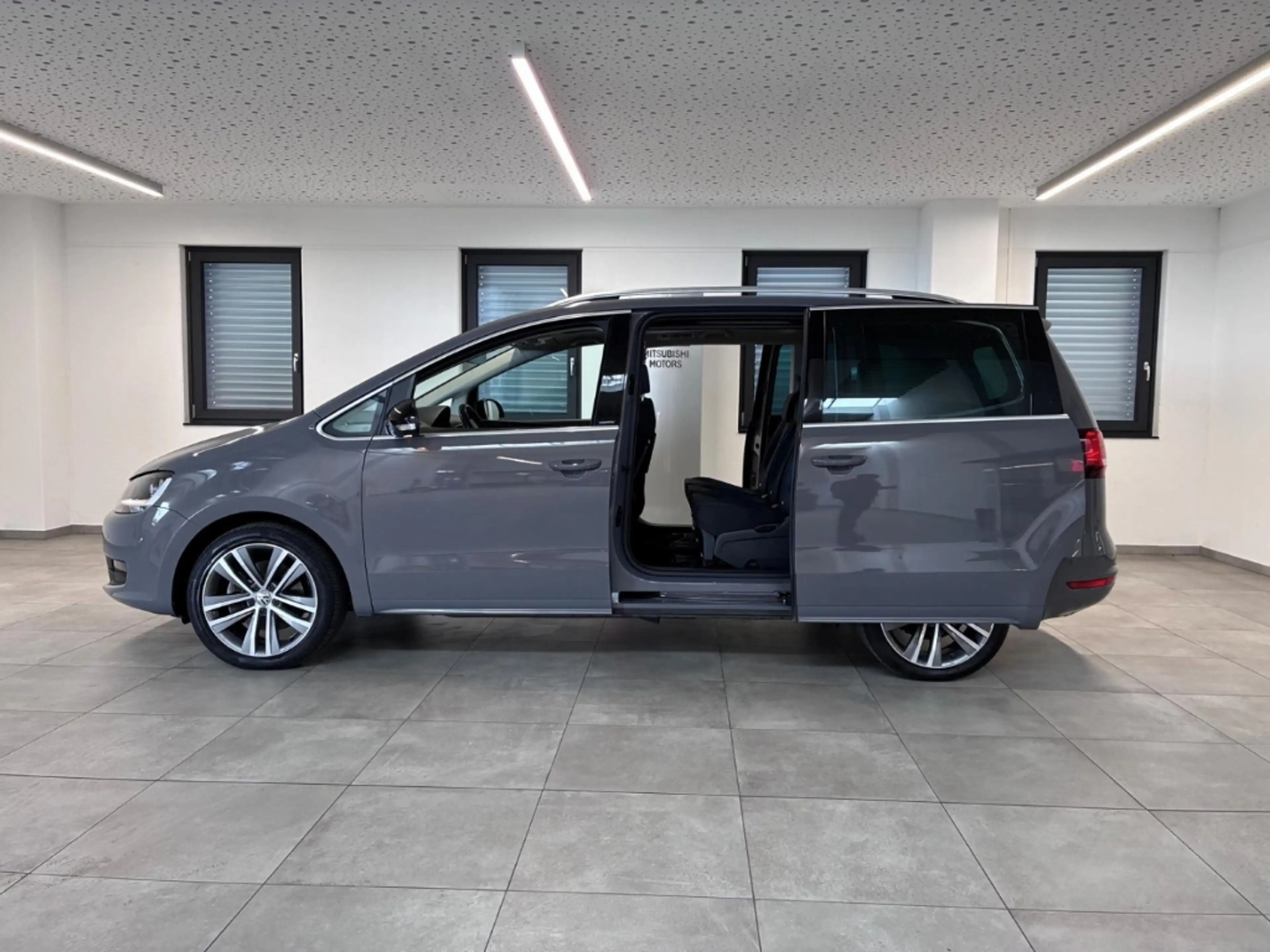 Volkswagen Sharan 2.0 TDI IQ.Drive AHK 2xel.Schiebetür Panorama eHec — photo 7