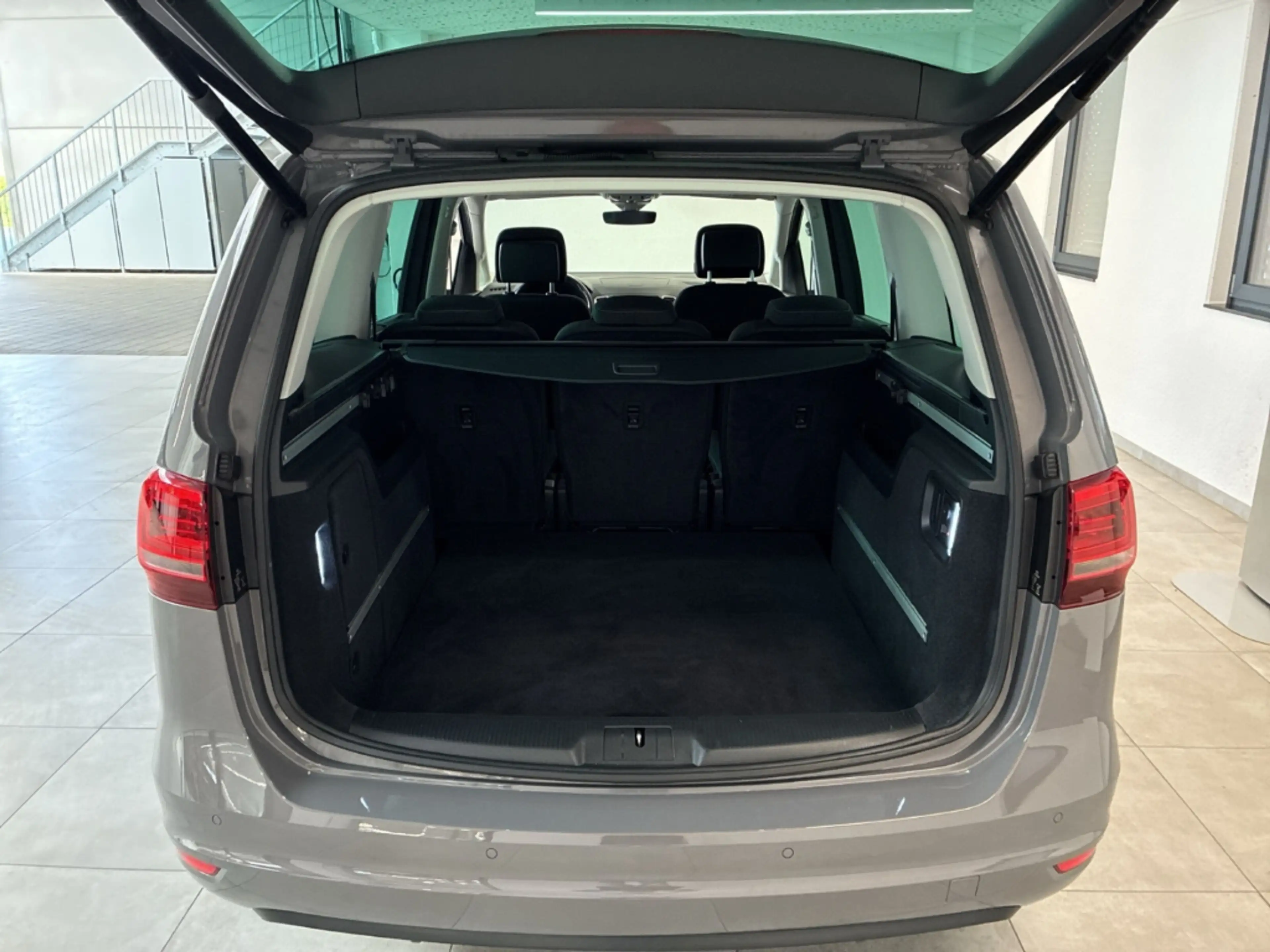 Volkswagen Sharan 2.0 TDI IQ.Drive AHK 2xel.Schiebetür Panorama eHec — photo 6