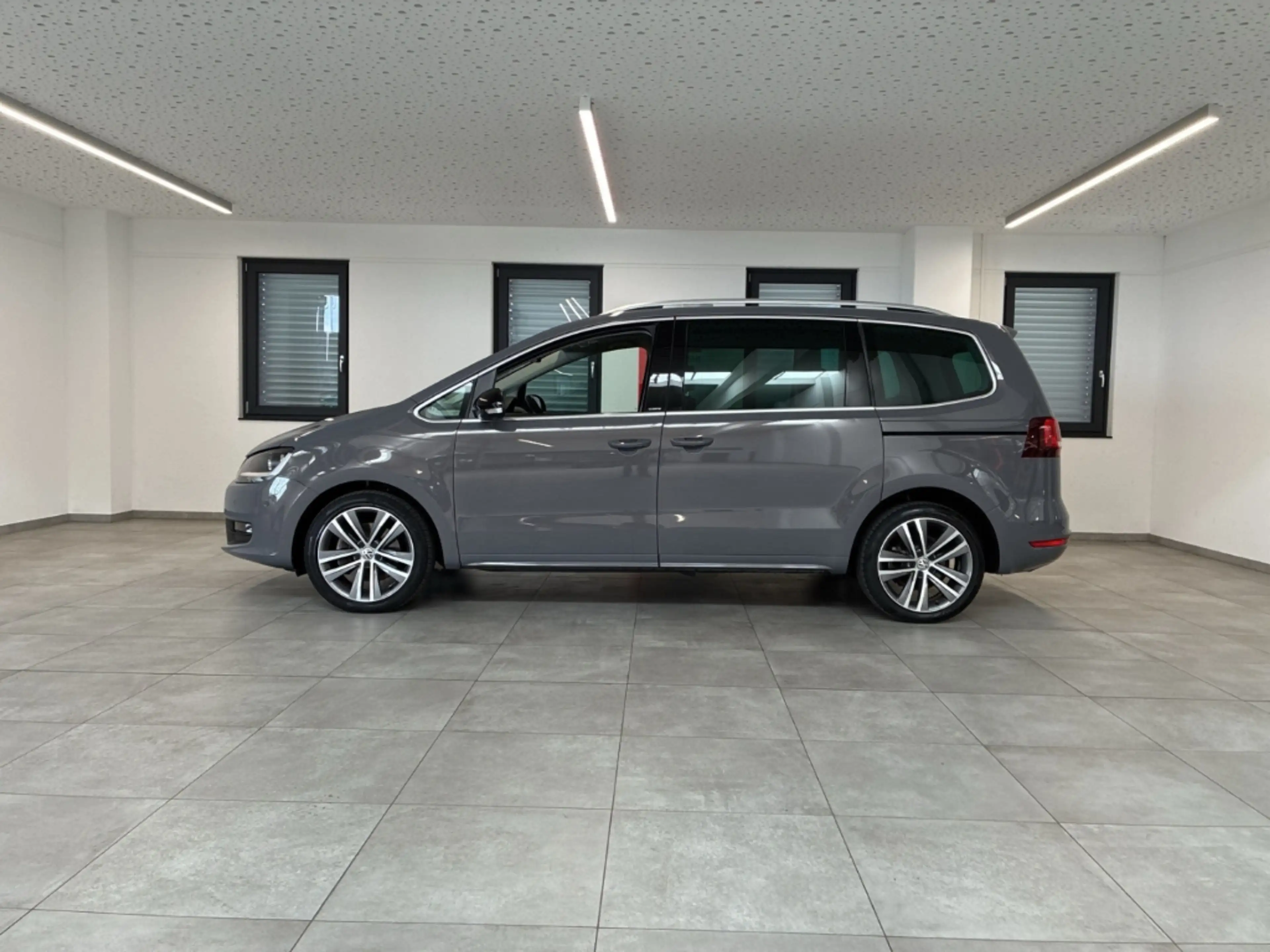 Volkswagen Sharan 2.0 TDI IQ.Drive AHK 2xel.Schiebetür Panorama eHec — photo 2