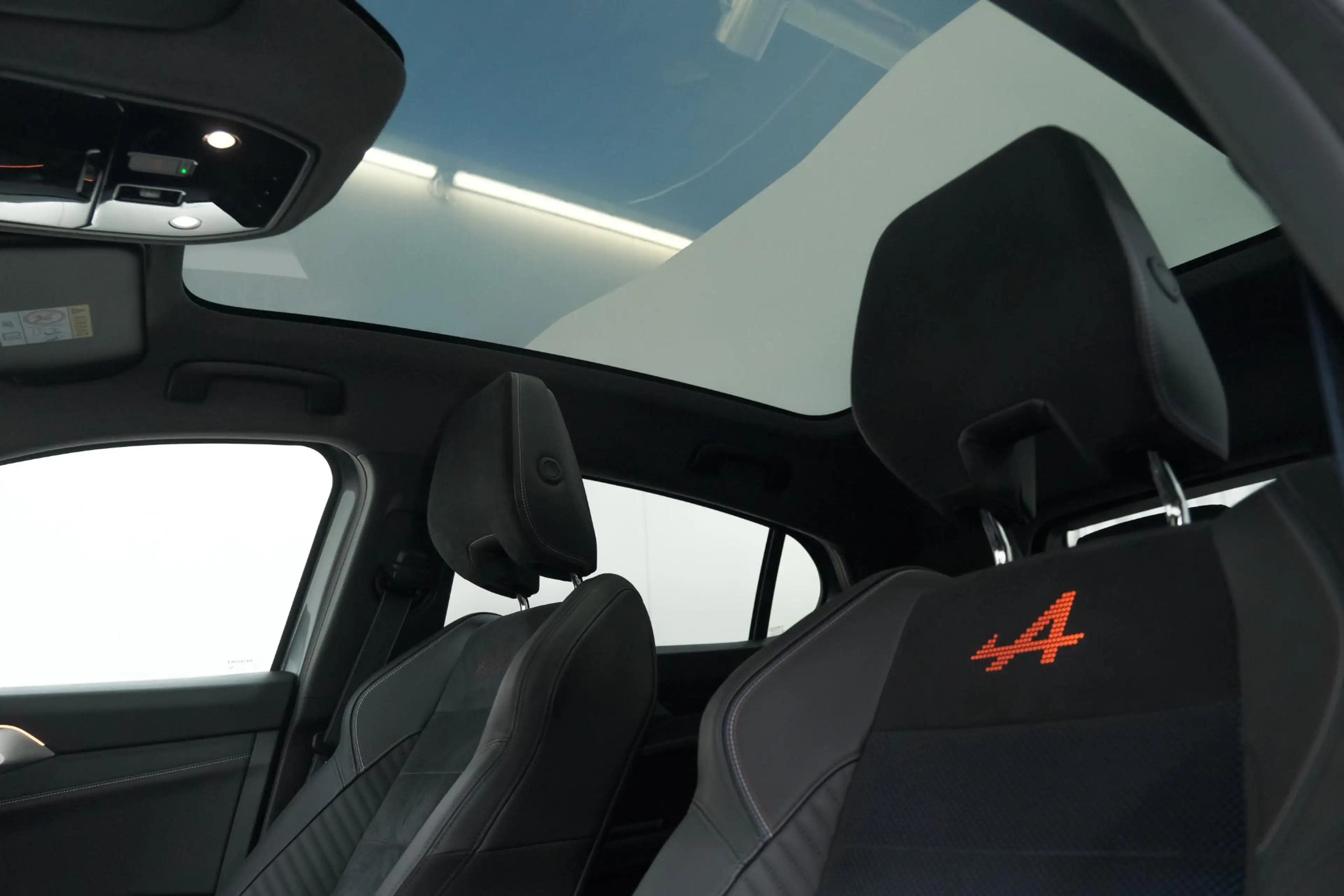 Renault Rafale 1.2 E-Tech Full Hybrid 200 Esprit Alpine | Solarba — photo 4