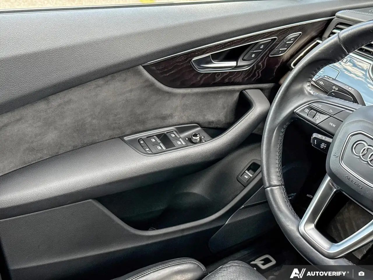 Audi Q7 снимка Audi Q7