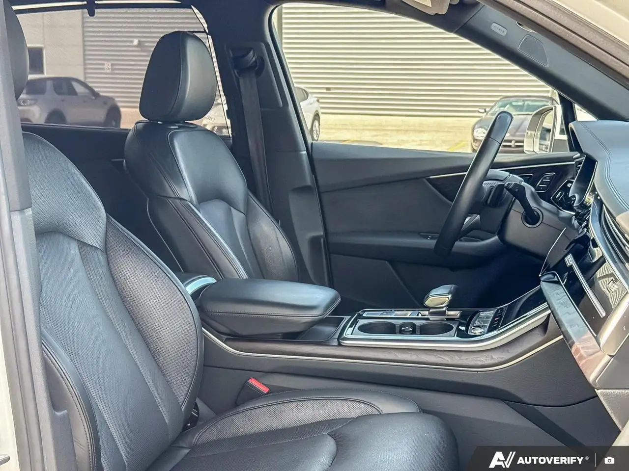 Audi Q7 снимка Audi Q7