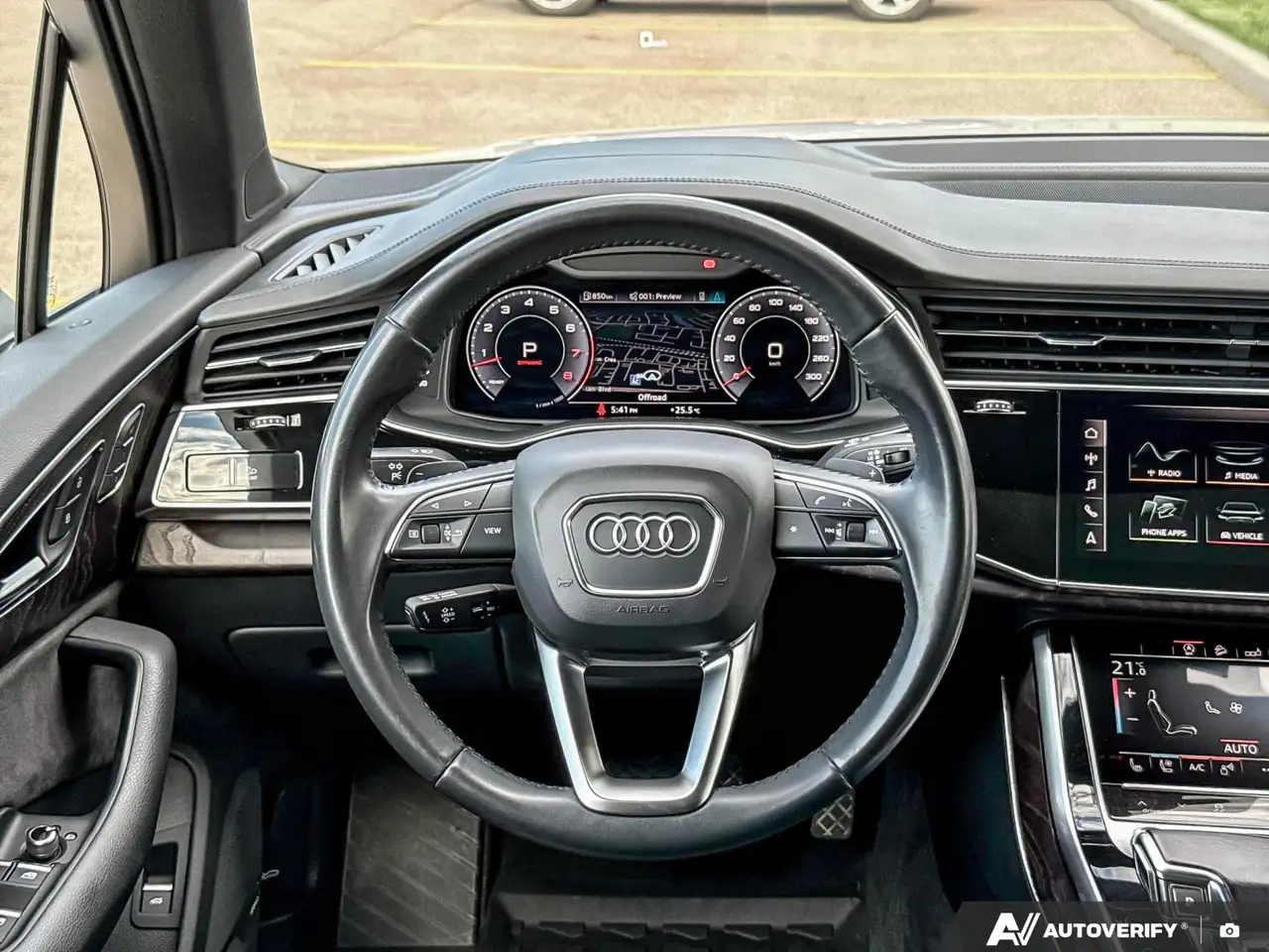 Audi Q7 снимка Audi Q7