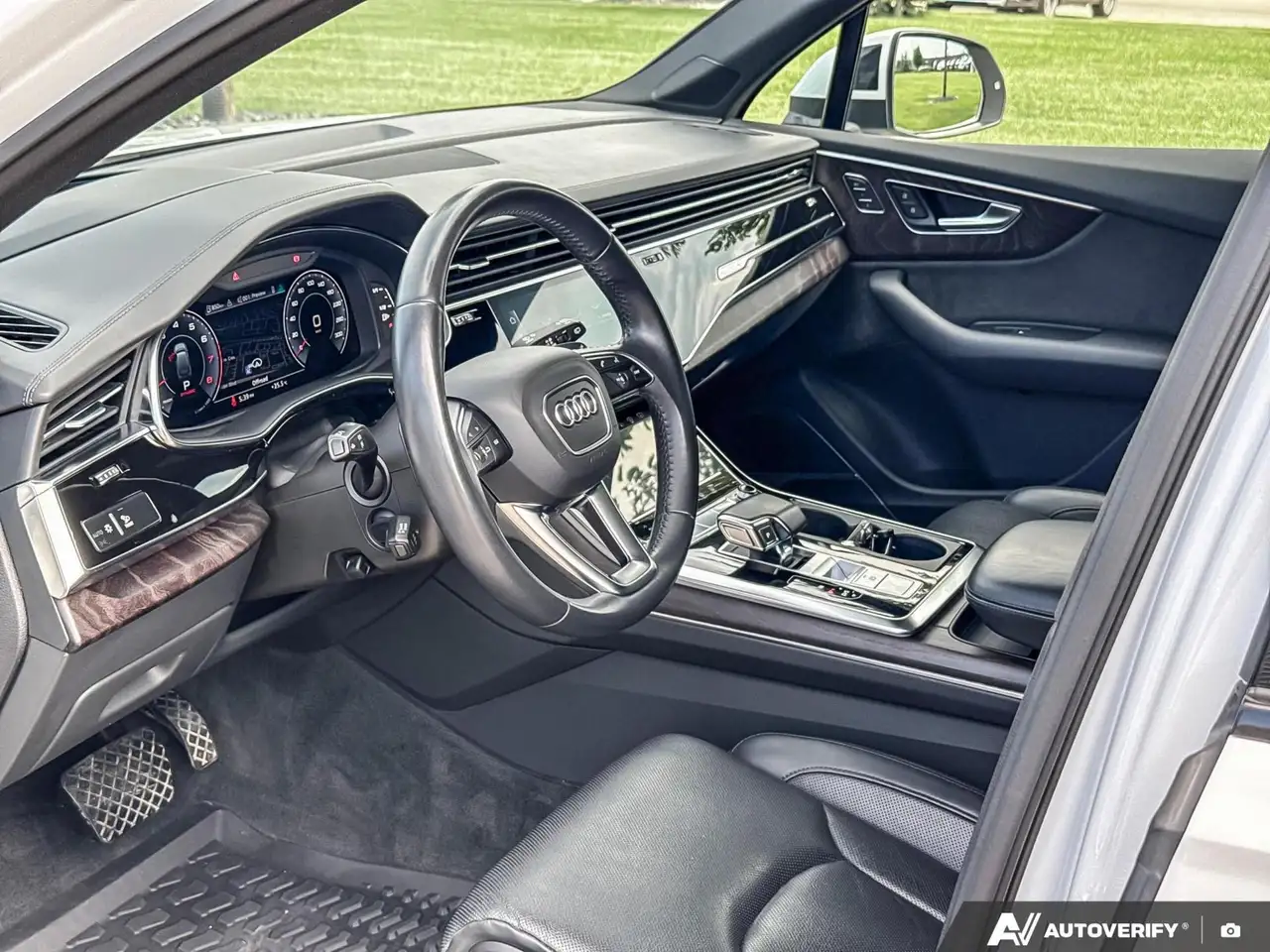 Audi Q7 снимка Audi Q7