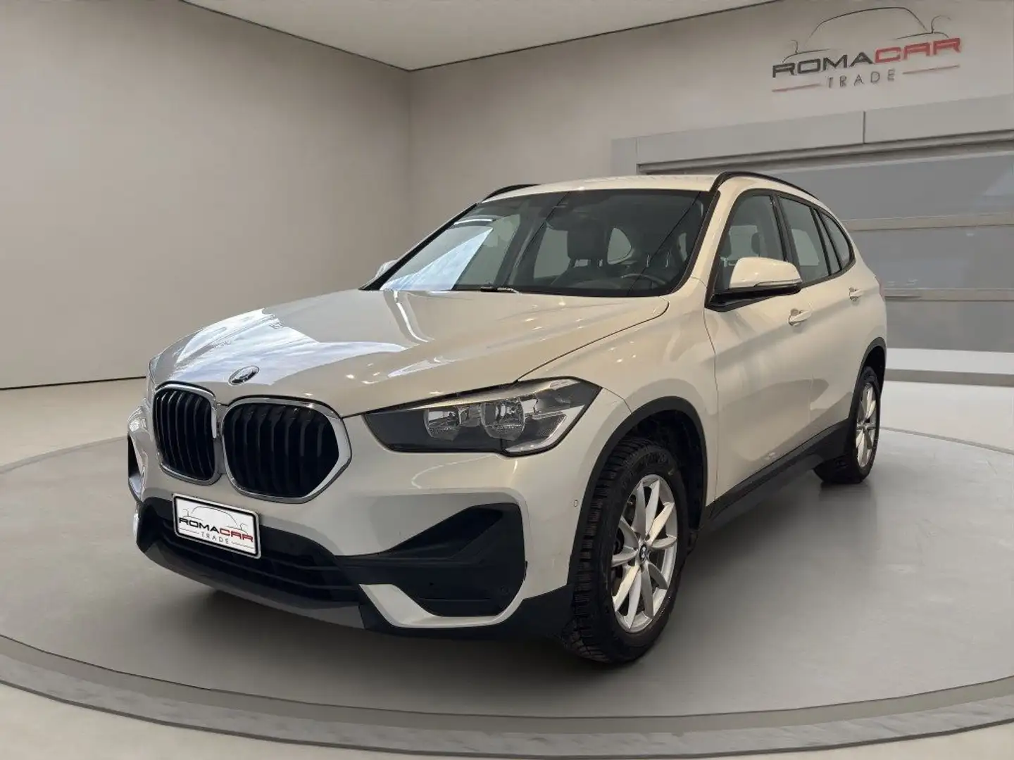 BMW X1 sDrive18d PELLE TOTALE NAVI TELECAMERA SENSORI Bianco - 2