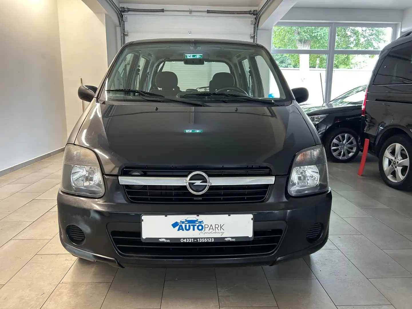 Opel Agila 1.2 Basis Schwarz - 2