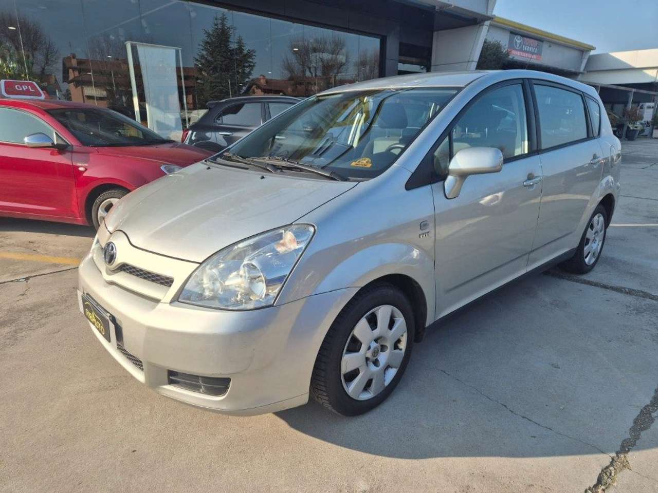 Toyota Corolla Verso 1.8 16V 7 POSTI!!!