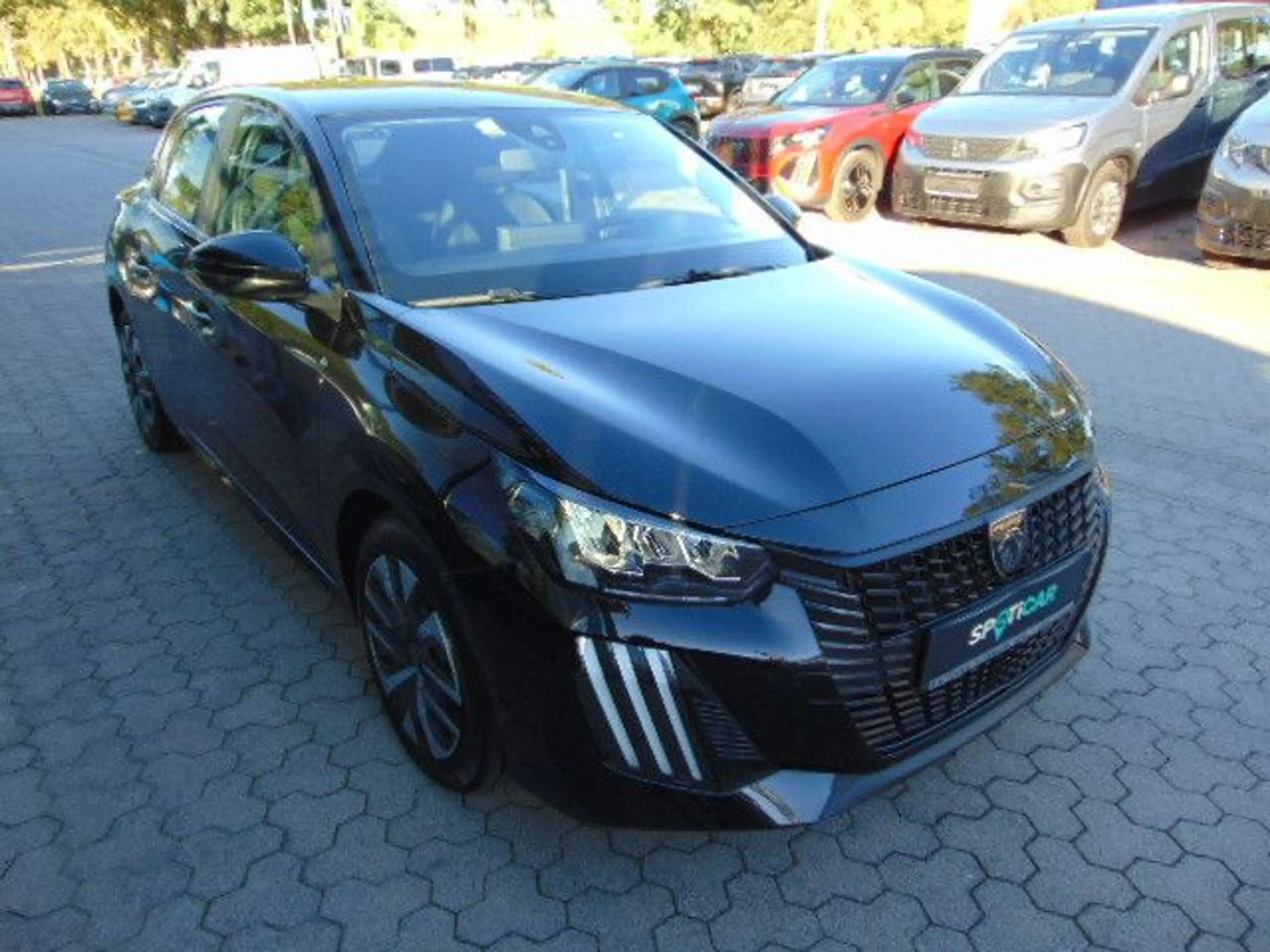 Peugeot 208 Active — photo 2
