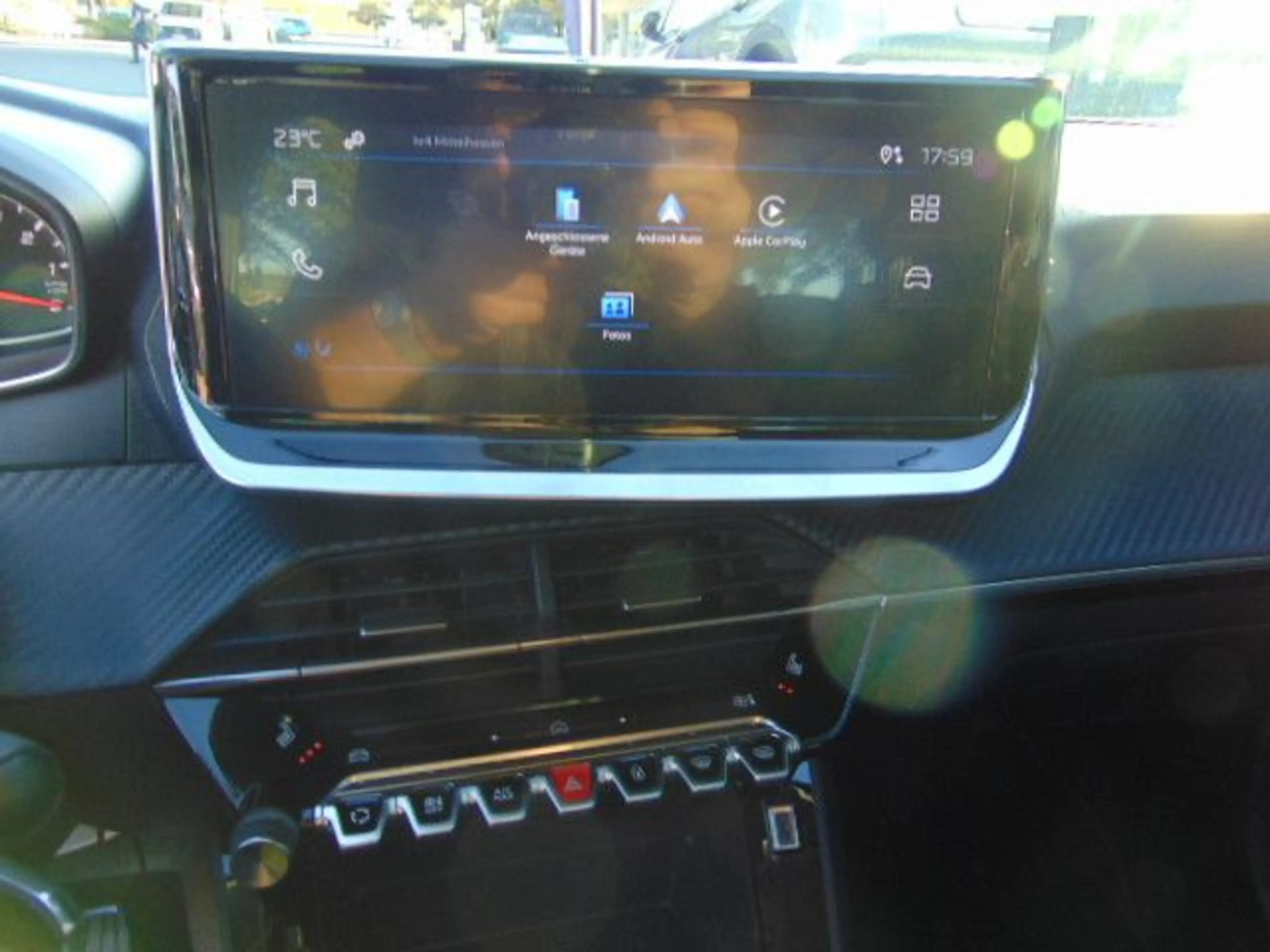 Peugeot 208 Active — photo 14