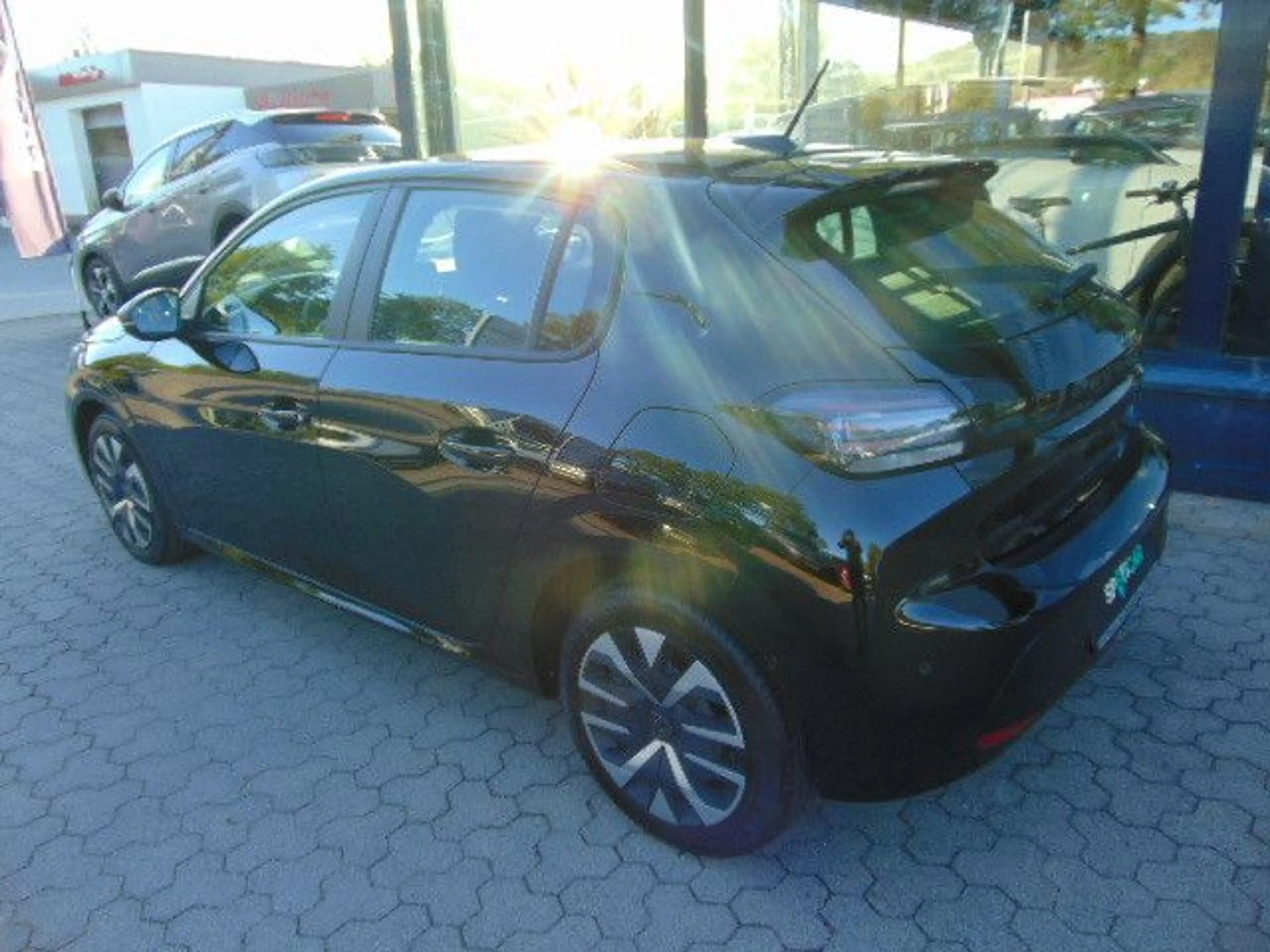 Peugeot 208 Active — photo 4