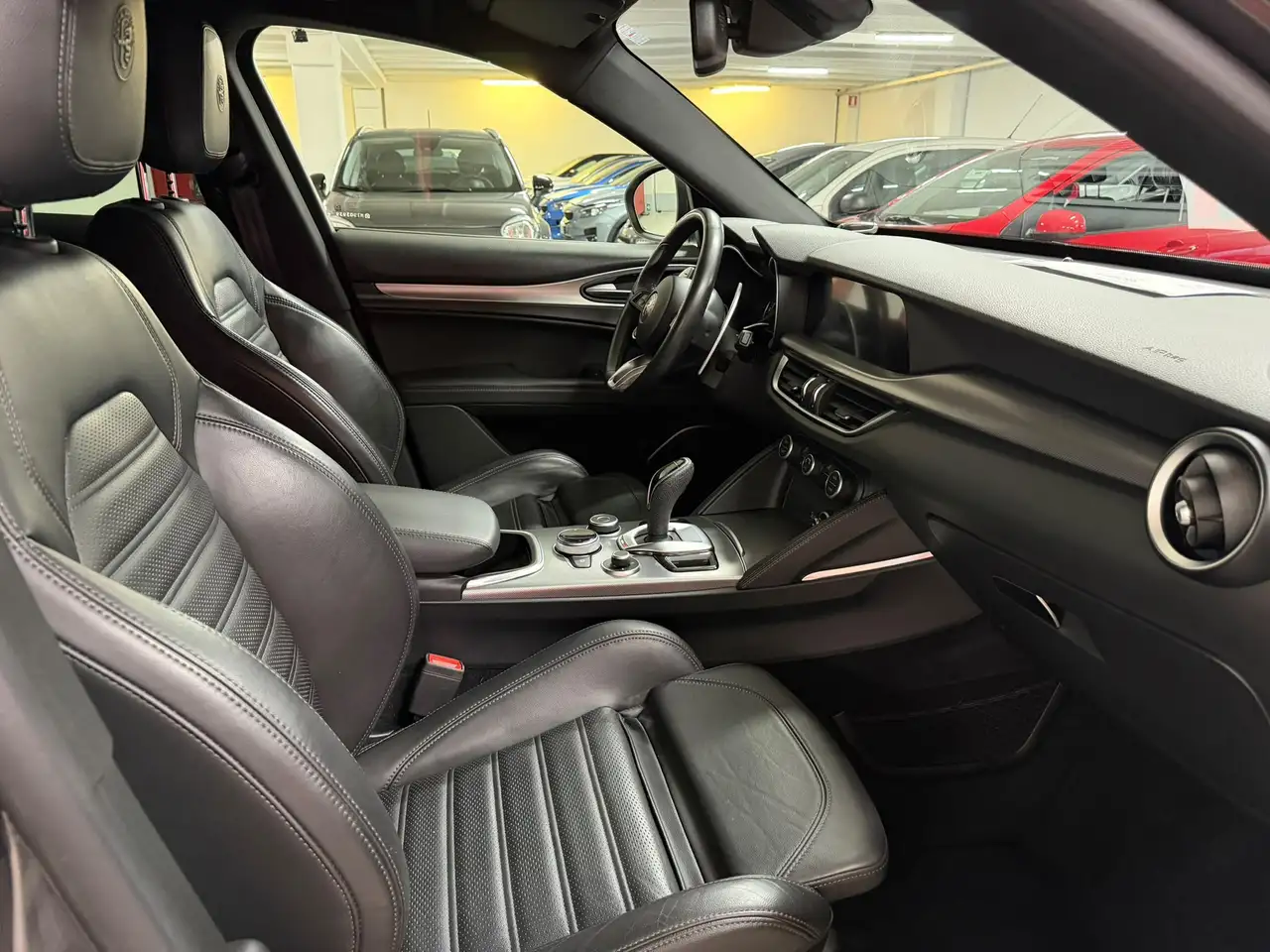 Alfa Romeo Stelvio 2021 — фото 12
