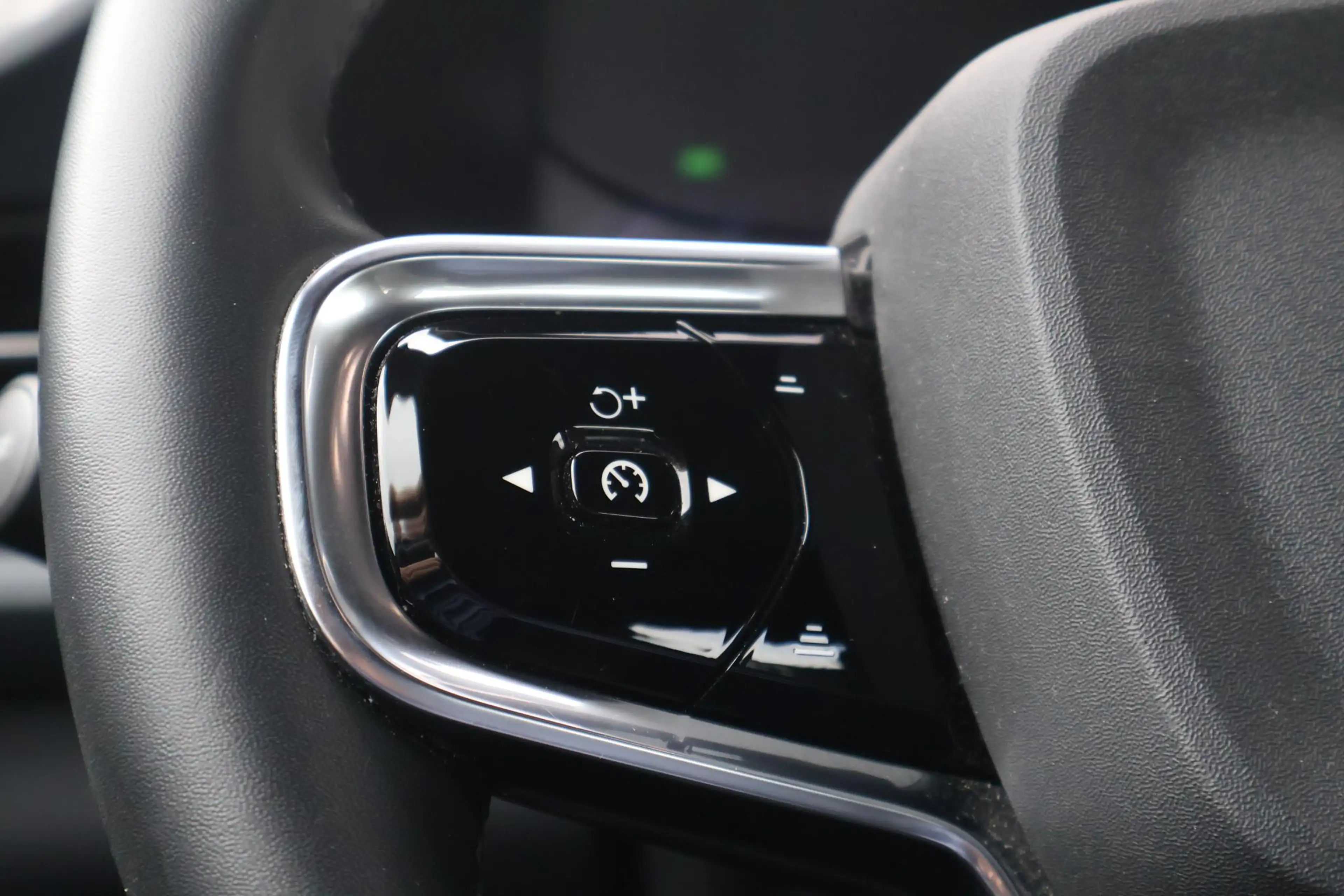 Polestar 2 Standard Range Single Motor 63kWh | Pilot Pack | A — photo 7