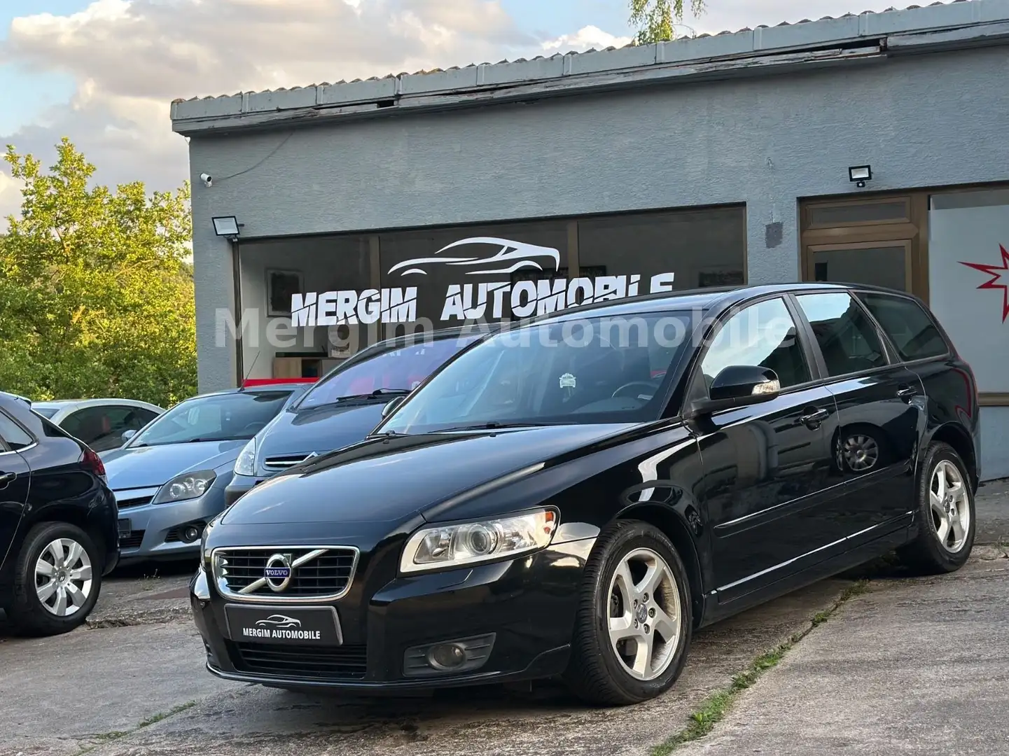 Volvo V50 Kombi D2 Business Edition Schwarz - 1