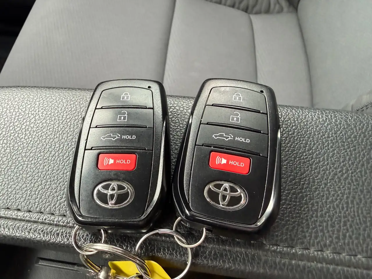 Toyota Tundra снимка Toyota Tundra