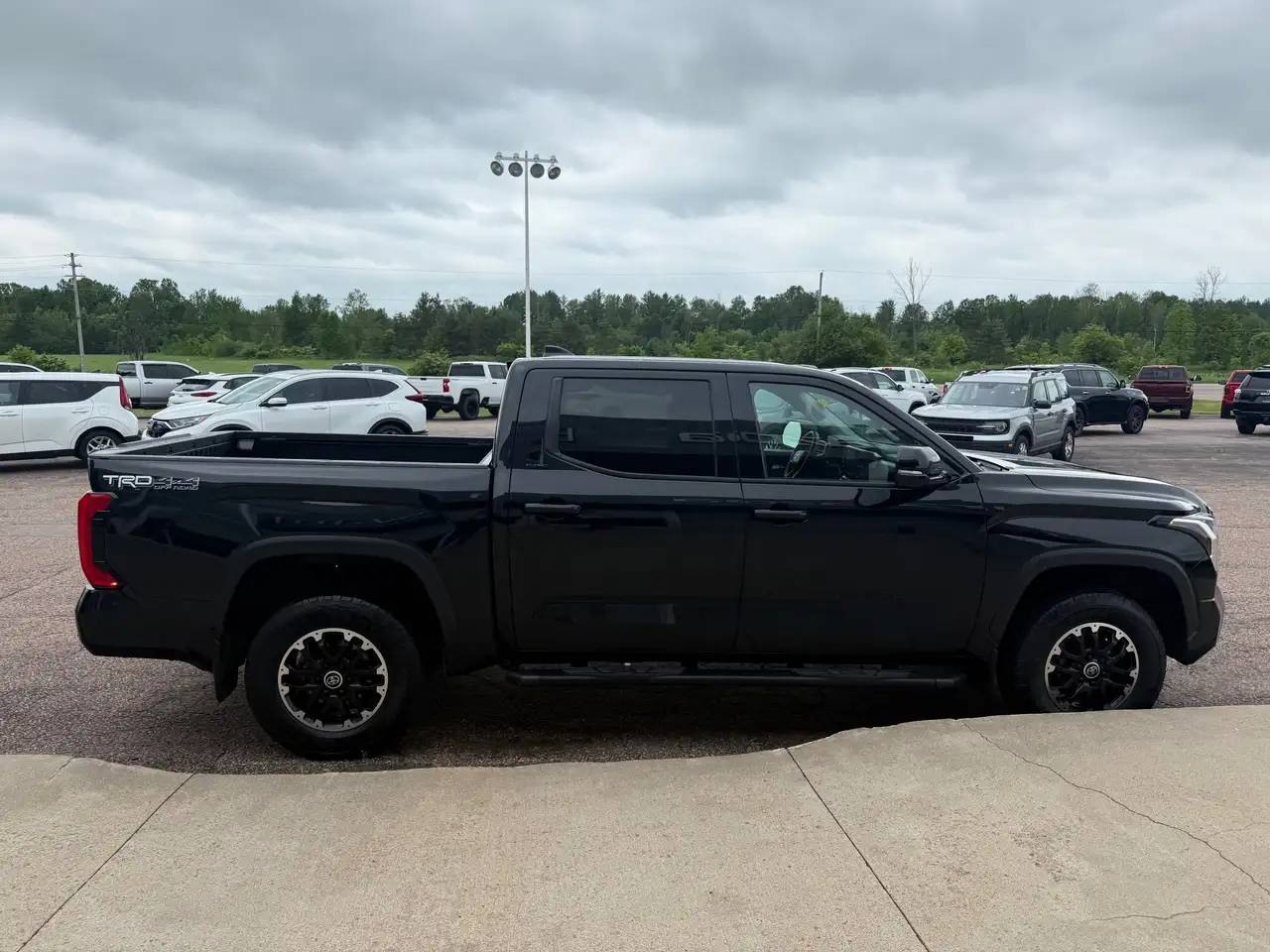 Toyota Tundra снимка Toyota Tundra