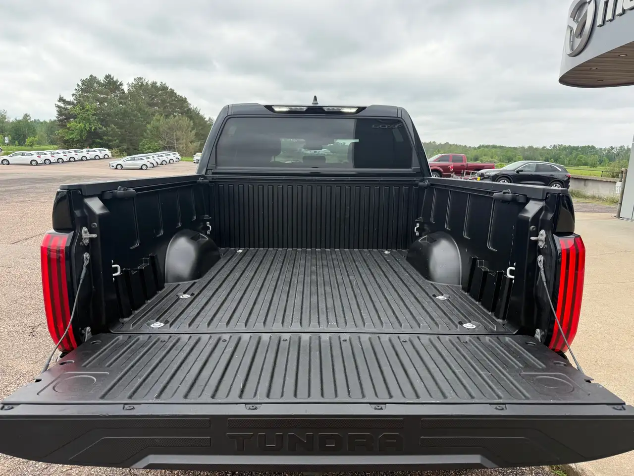 Toyota Tundra снимка Toyota Tundra