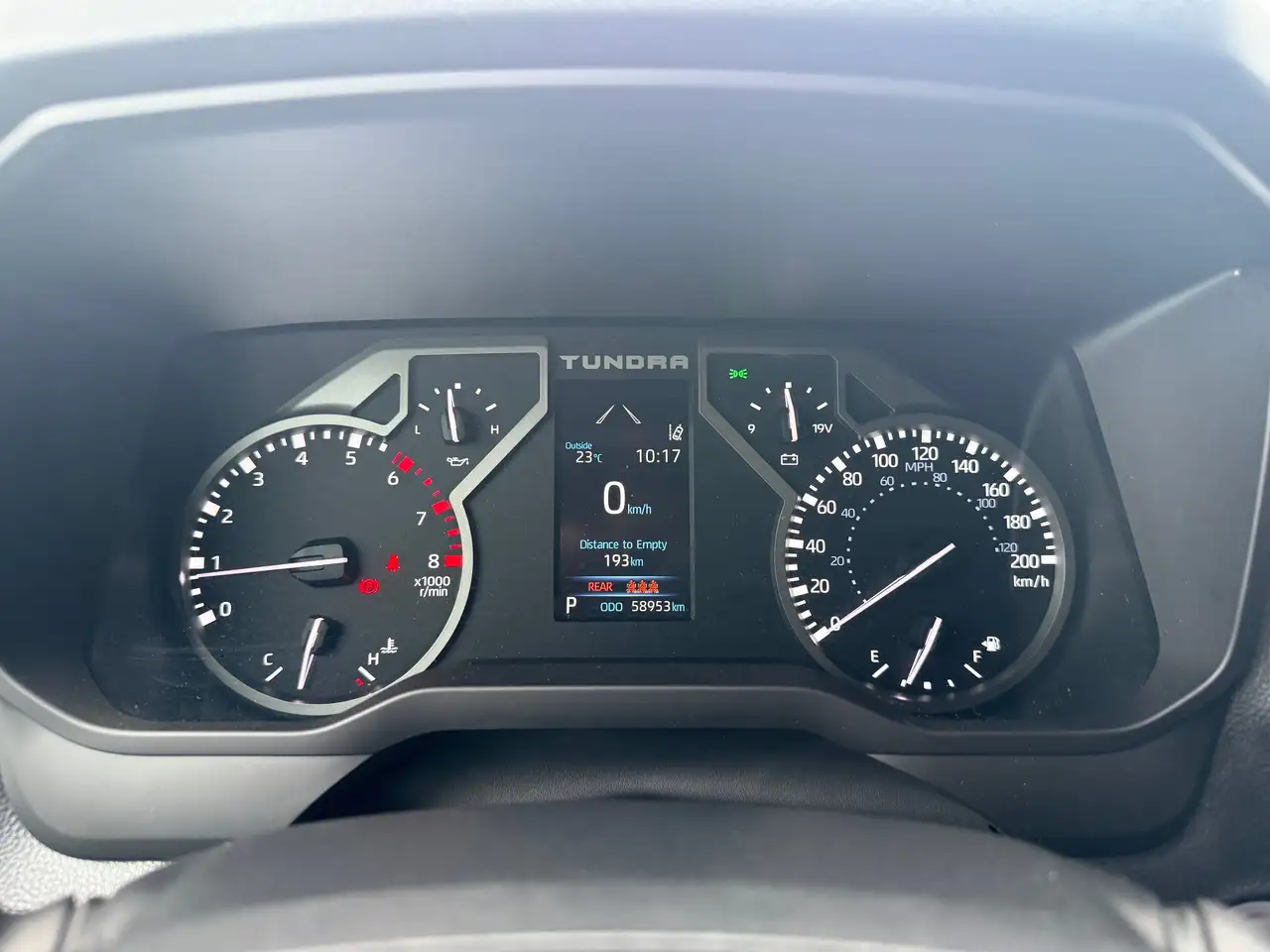 Toyota Tundra снимка Toyota Tundra