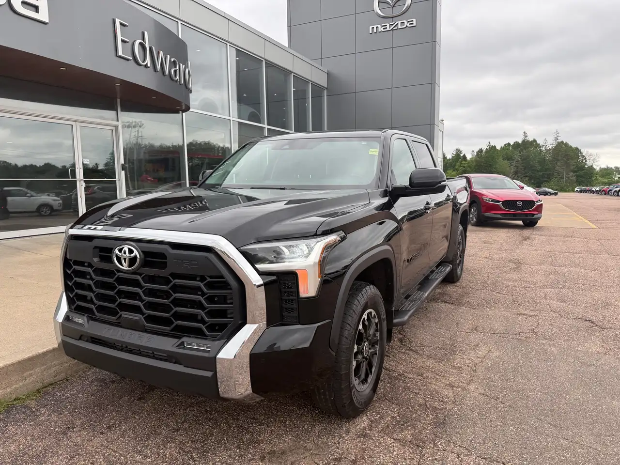 Toyota Tundra снимка Toyota Tundra