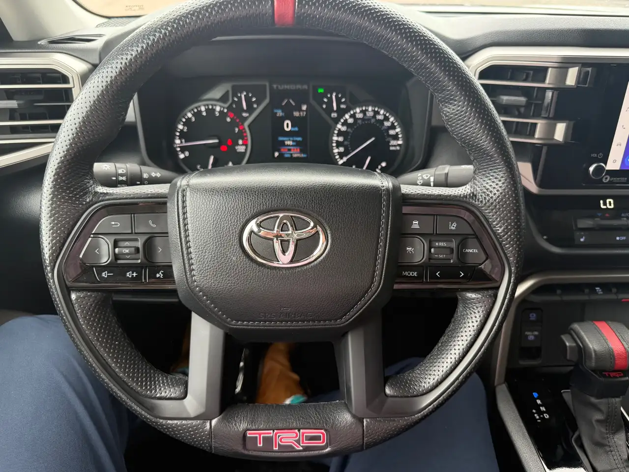 Toyota Tundra снимка Toyota Tundra