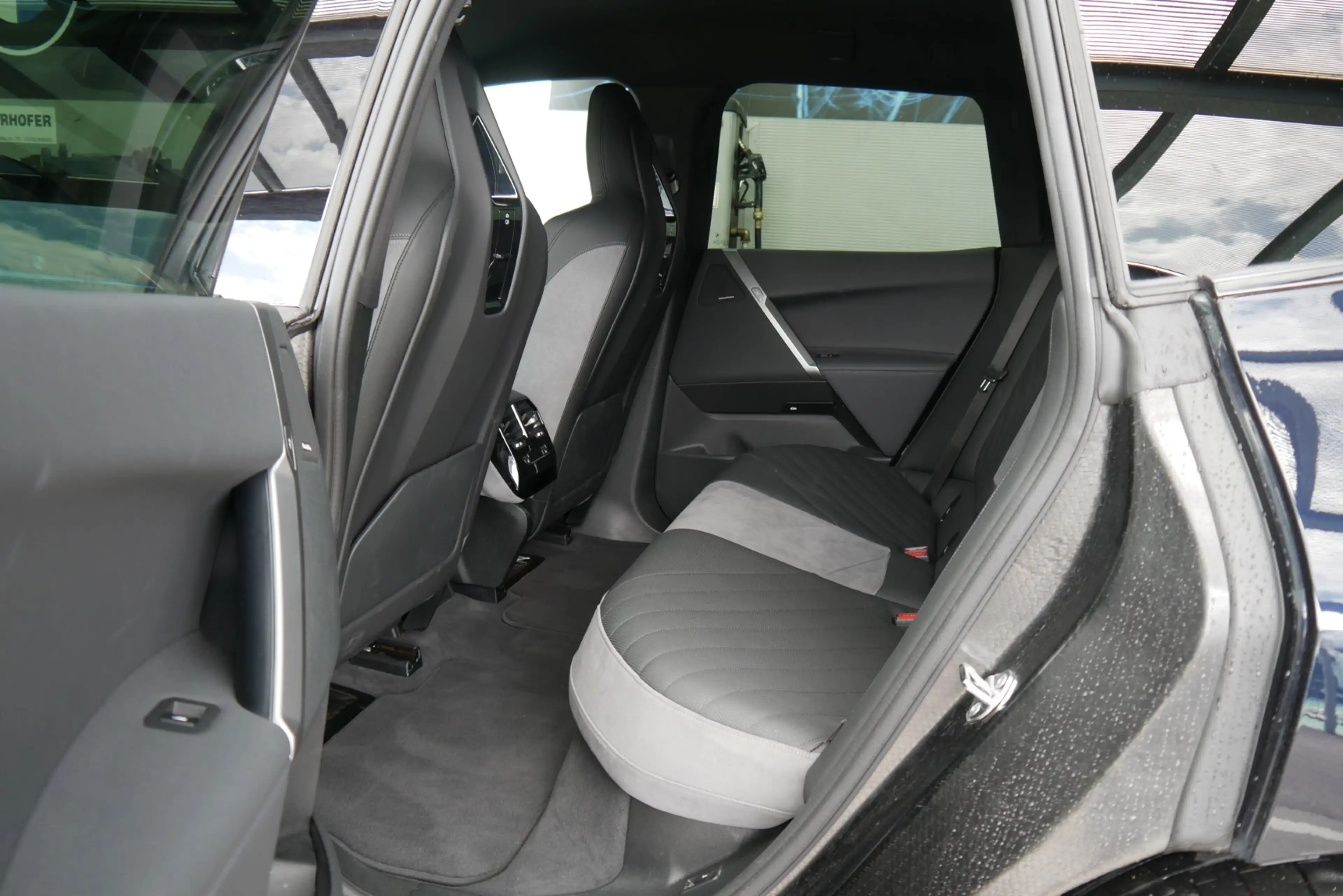 BMW iX xDrive45 — photo 5