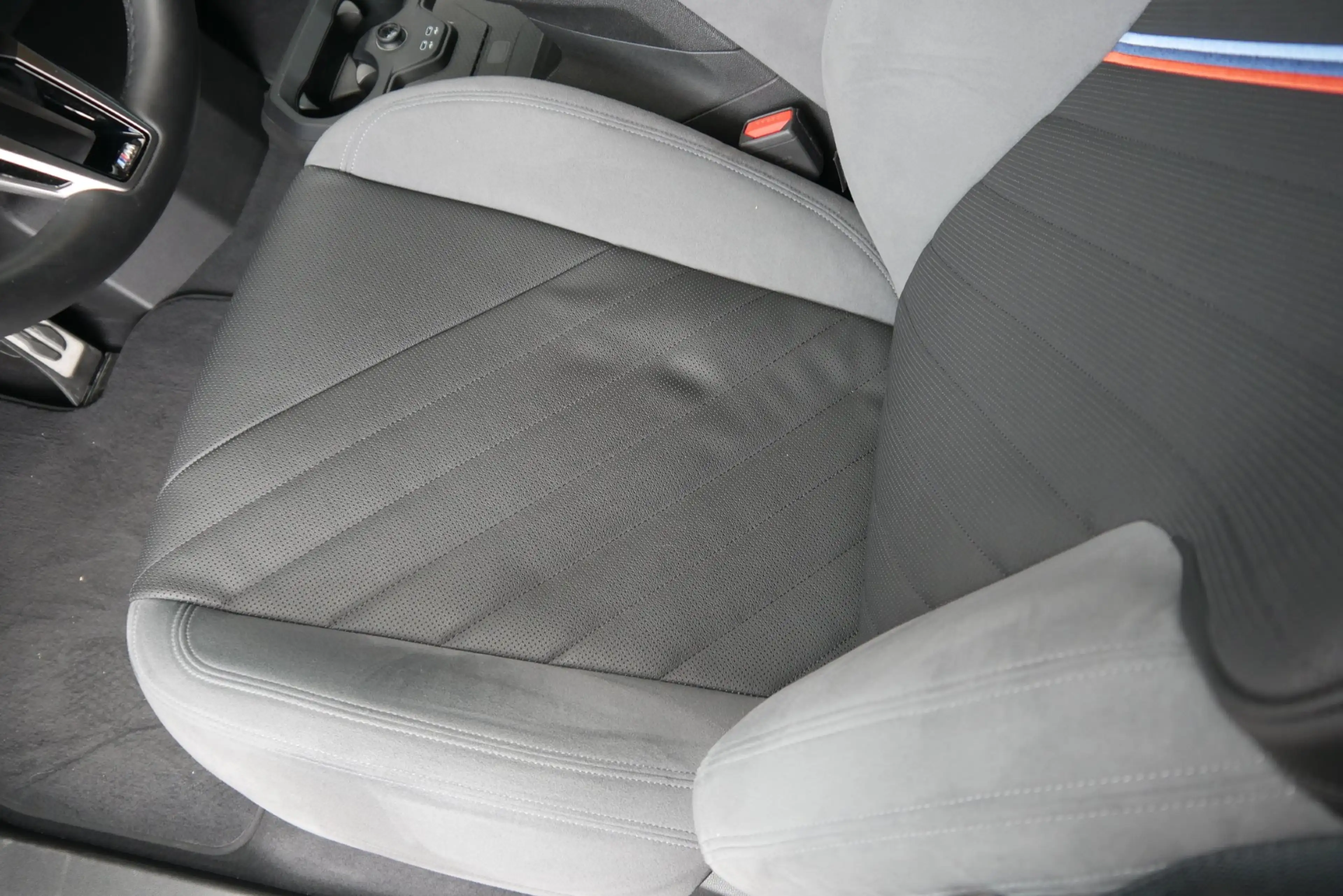 BMW iX xDrive45 — photo 12