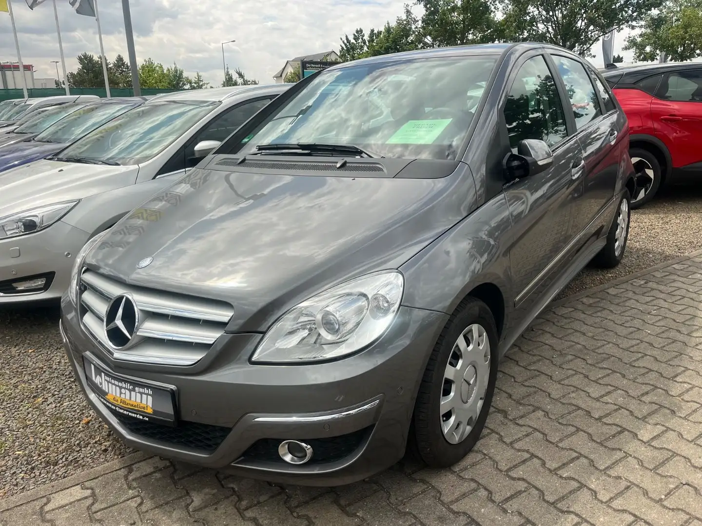 Mercedes-Benz B 200 Automatik mit nur 47tkm ! Erstbesitz Gris - 2