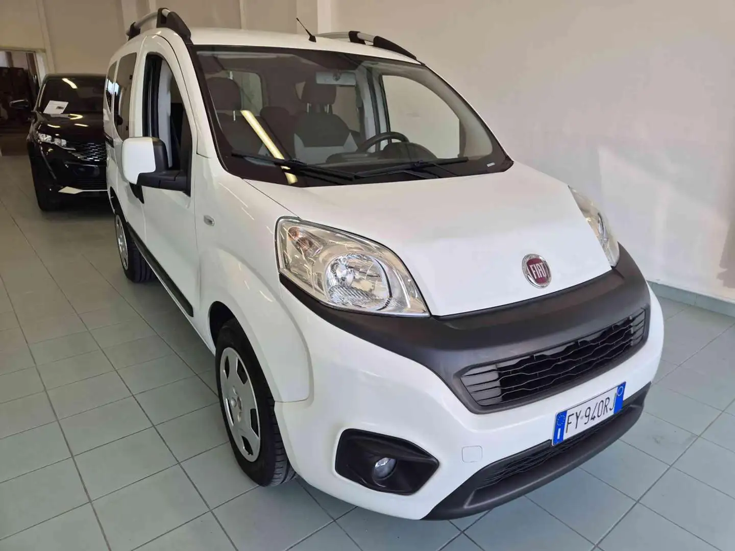 Fiat Qubo 1.3 MJT 80 CV Trekking Blanc - 2