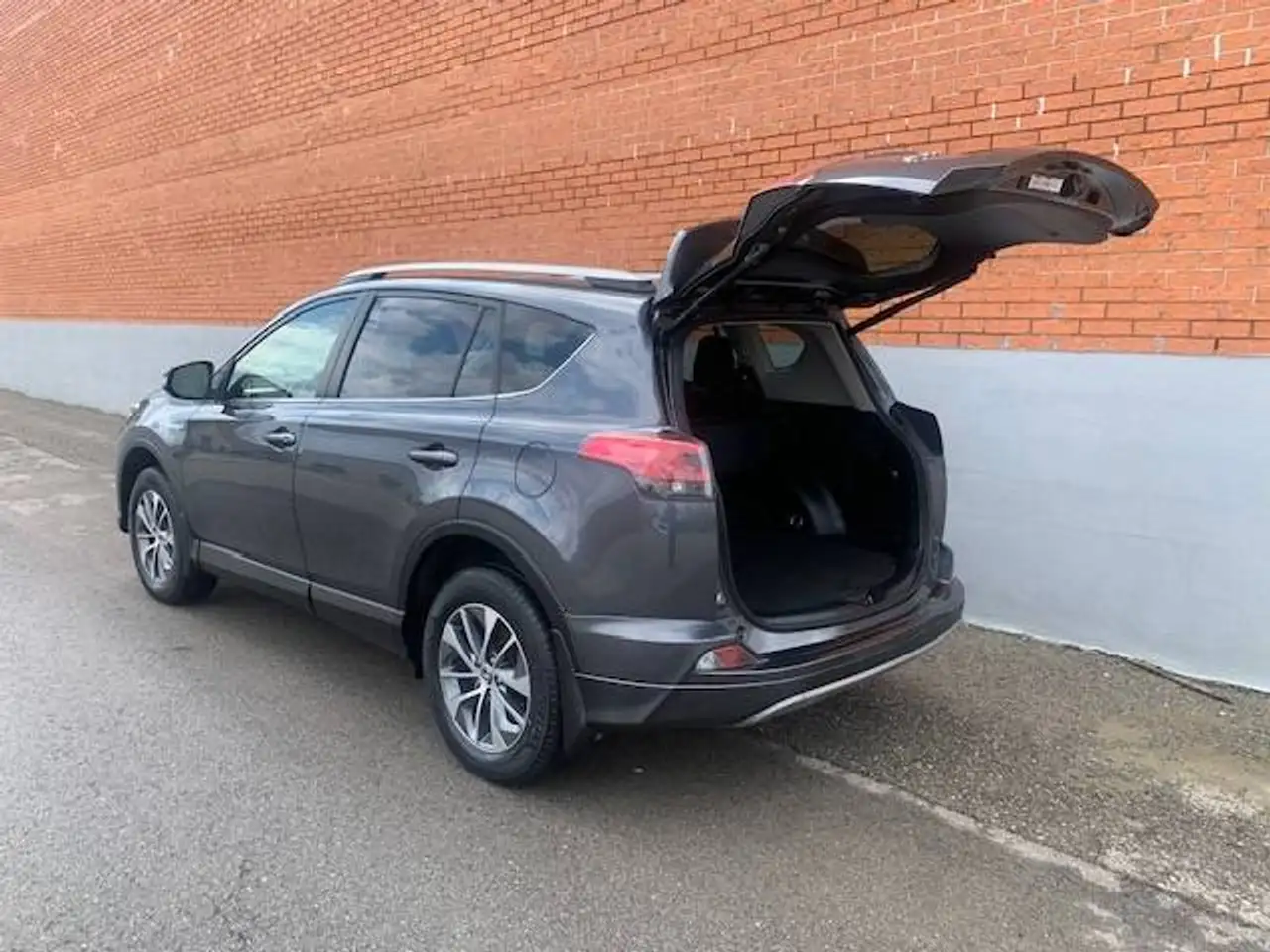 Toyota RAV 4 снимка Toyota RAV 4