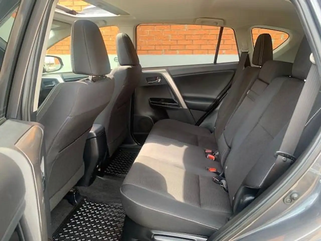 Toyota RAV 4 снимка Toyota RAV 4
