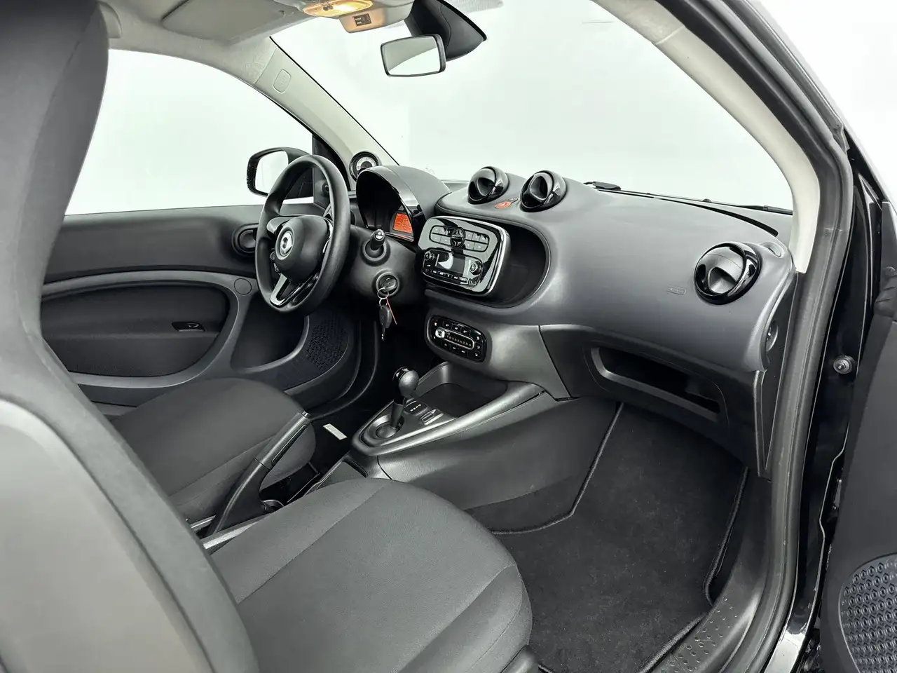 smart forTwo 2023 — фото 10