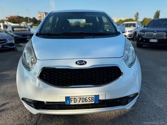 Kia Venga view 2