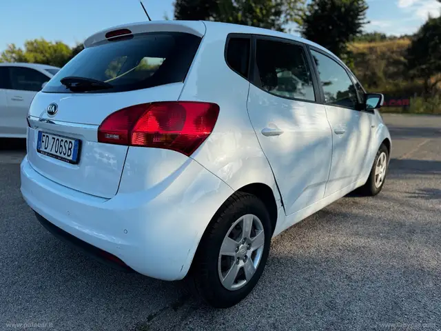 Kia Venga view 7