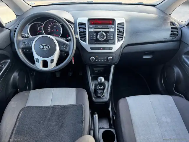 Kia Venga view 12