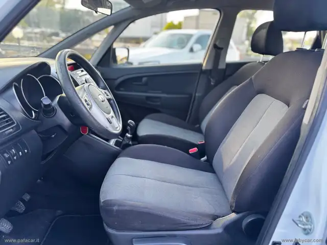 Kia Venga view 15