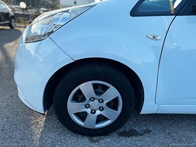 Kia Venga view 14