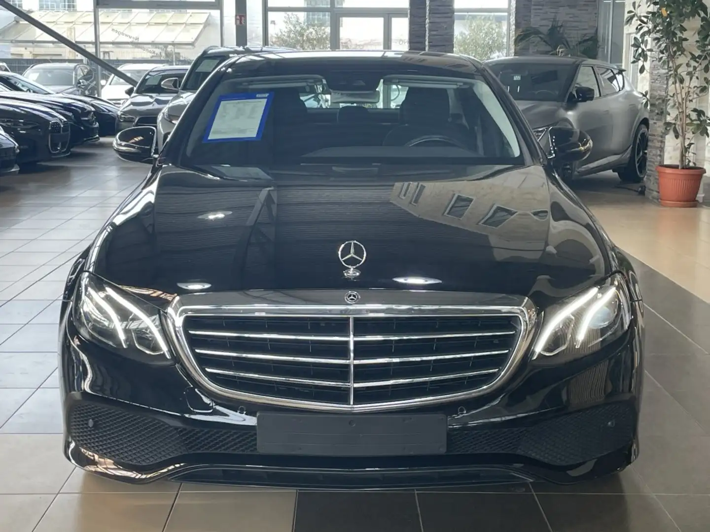 Mercedes-Benz E 350 d Business Burmester LED Navi R.Cam SHZ Negru - 2