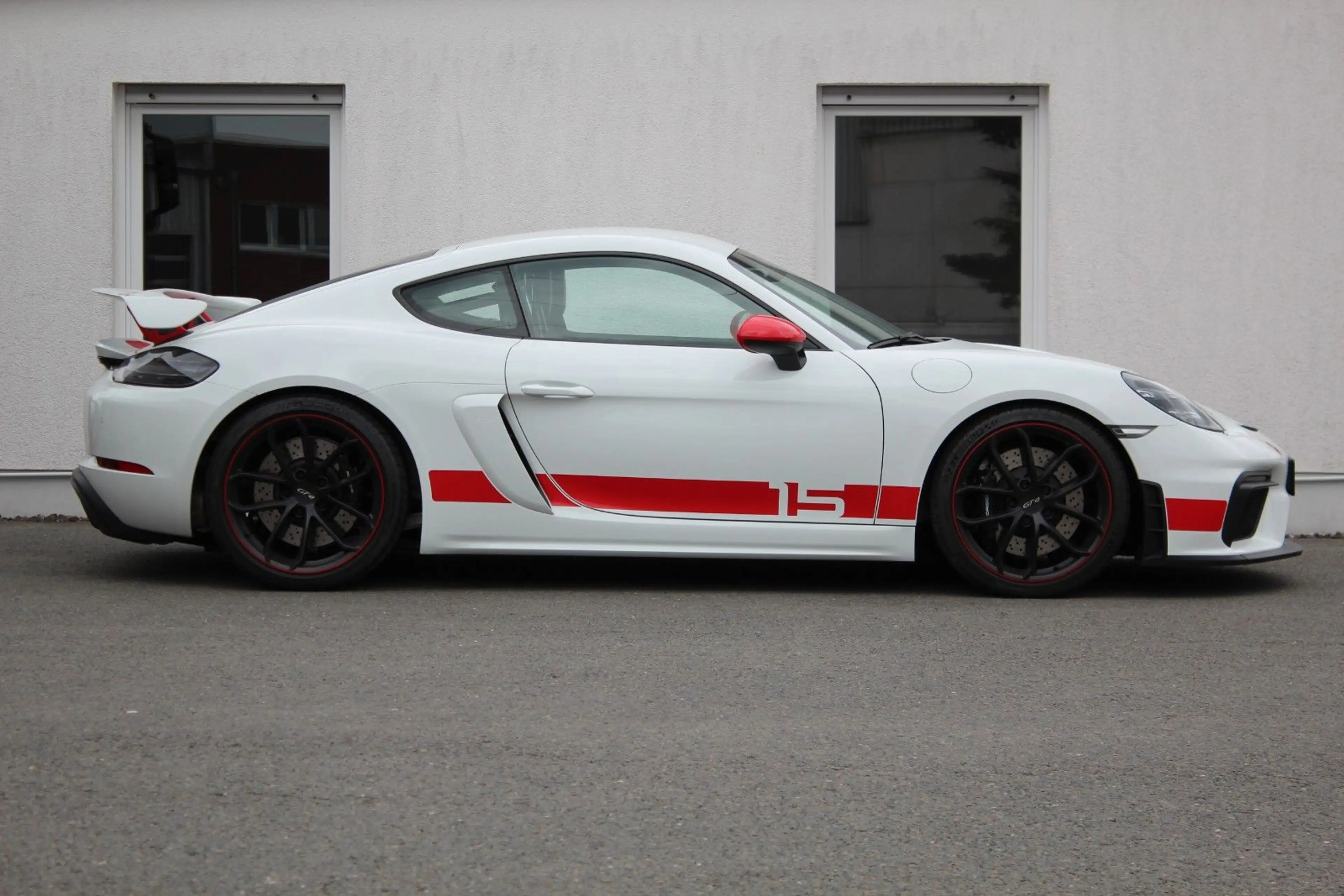 Porsche Cayman 718 982 GT4 Sports Cup Edition 1 of 100 — photo 6